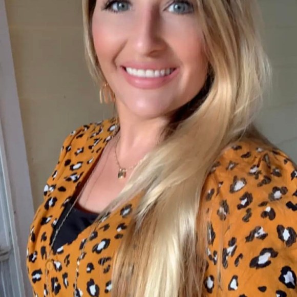 Meet your Posher, Jess - Picture 1 of 1